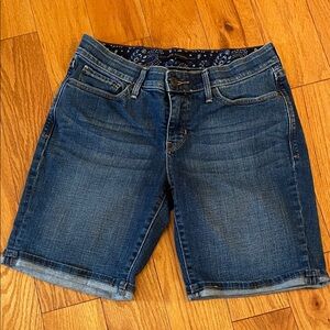 Levi's 525 perfect waist sz 8 Classic Blue Jean Shorts